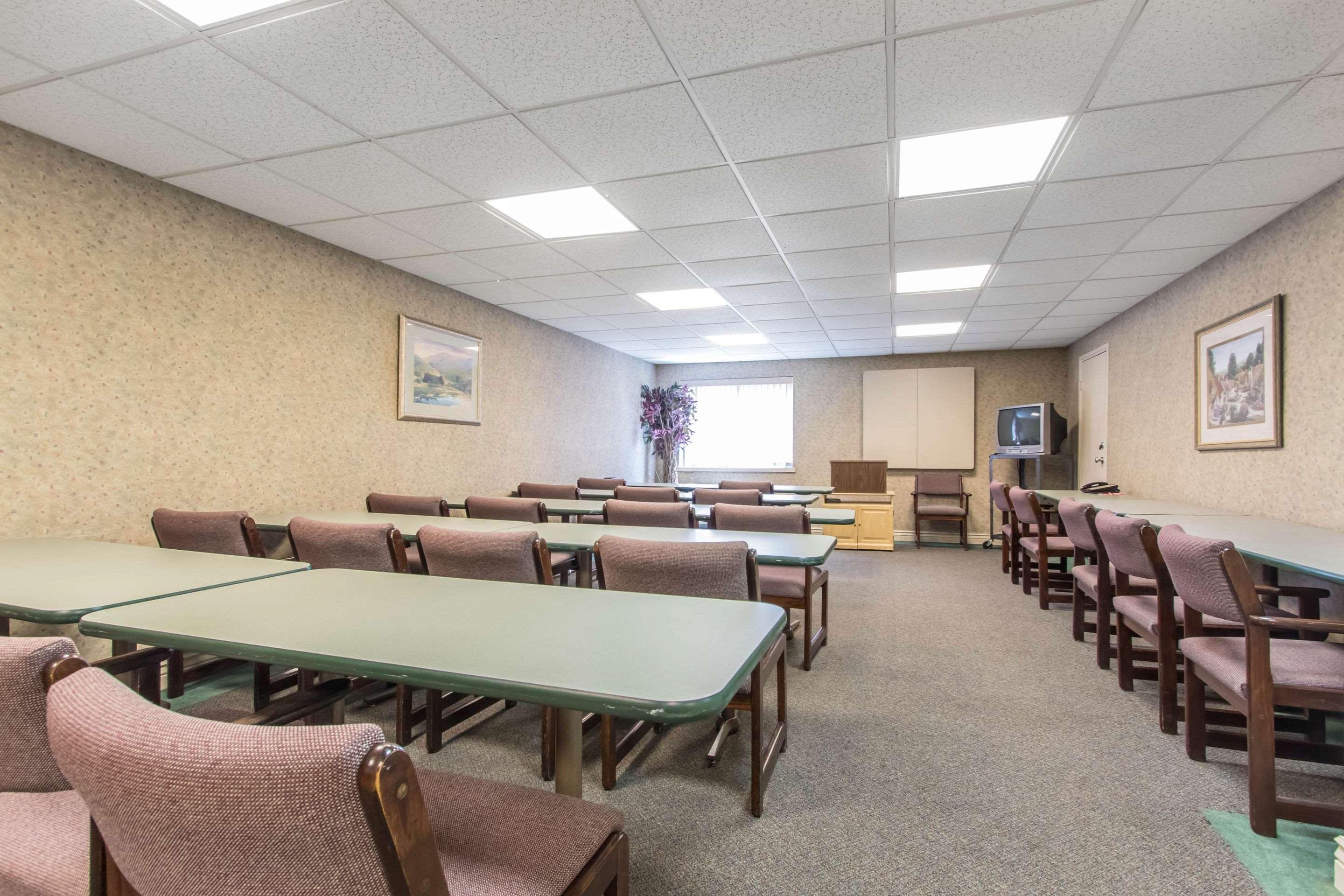Econo Lodge Inn & Suites Joplin Ngoại thất bức ảnh