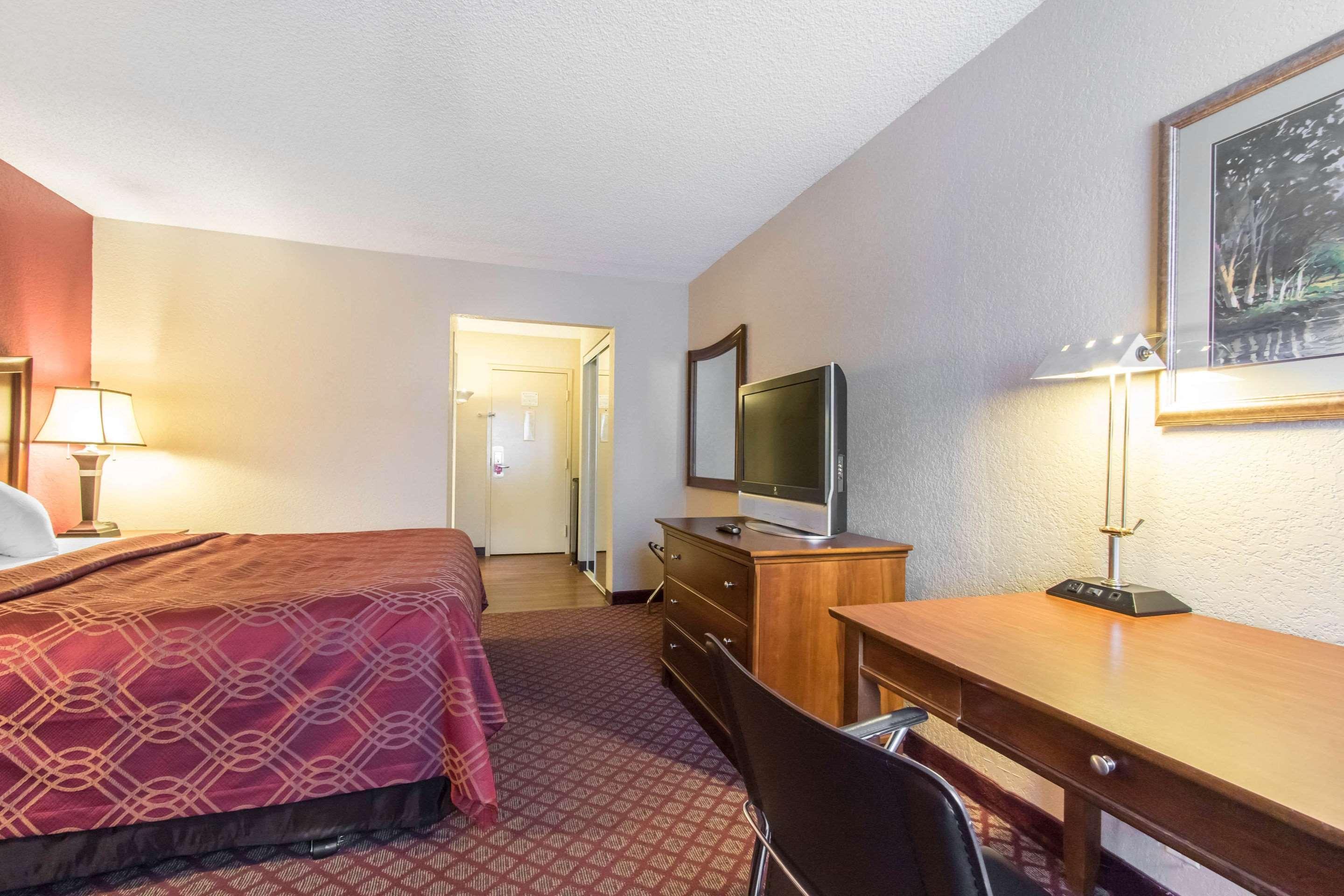 Econo Lodge Inn & Suites Joplin Ngoại thất bức ảnh