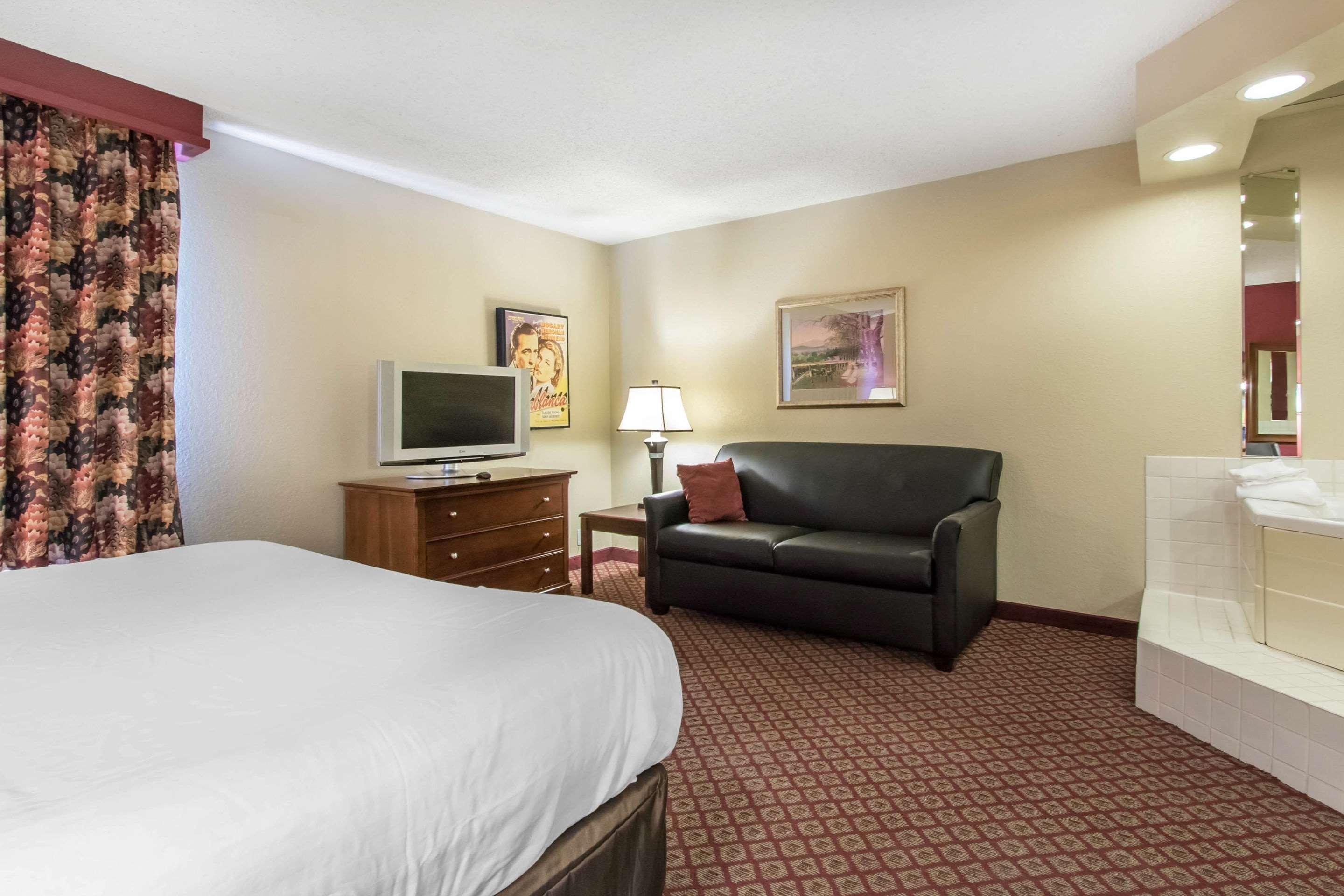 Econo Lodge Inn & Suites Joplin Ngoại thất bức ảnh